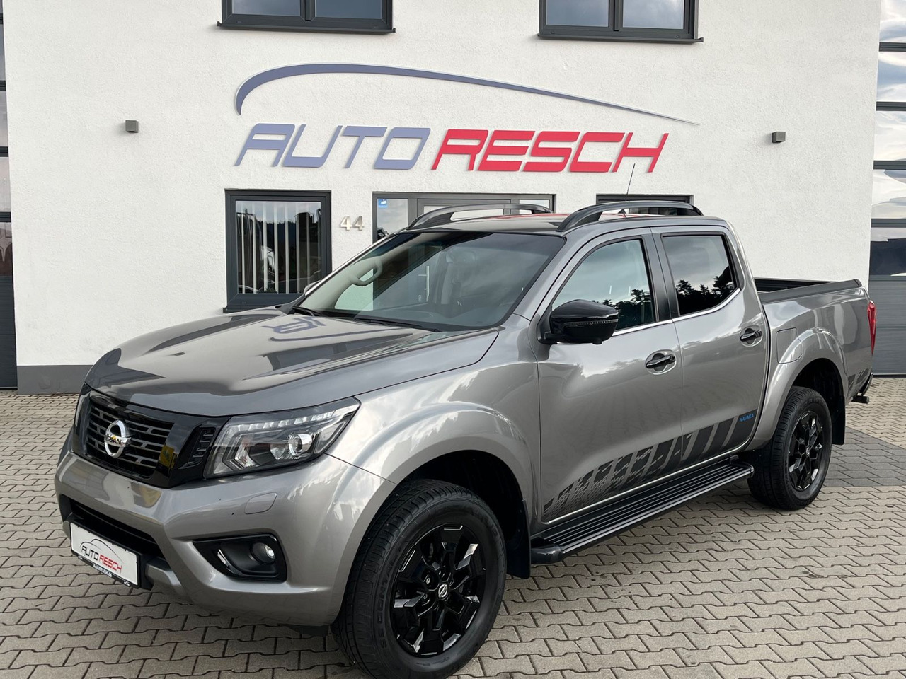 Nissan Navara NP300 N-Guard Double Cab 4x4 - Visureigis: foto 4 Nissan Navara NP300 N-Guard Double Cab 4x4 - Visureigis: foto 4