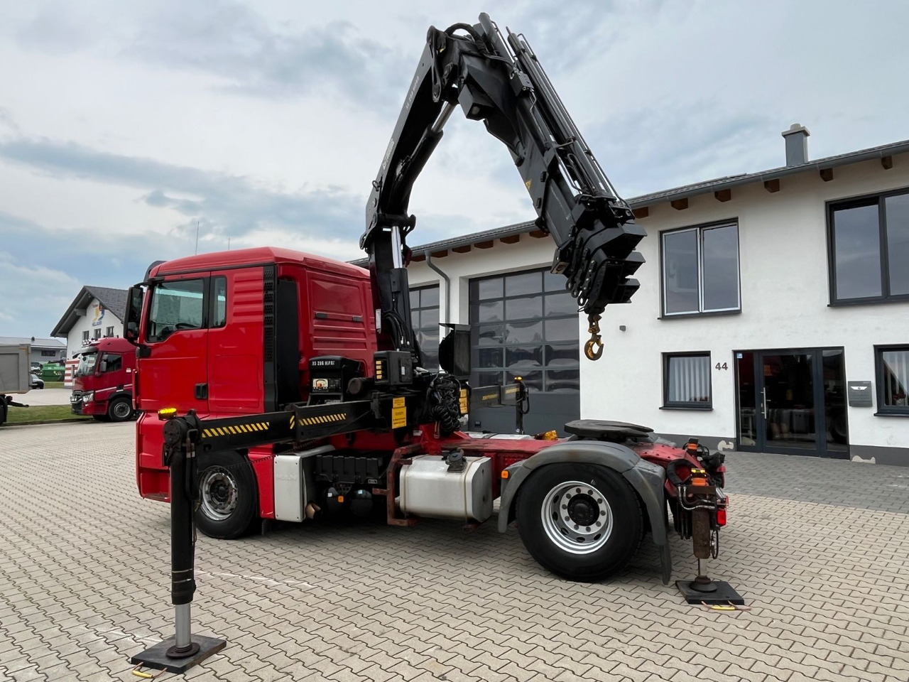 MAN TGX 18.400 mit Kran HIAB 288E P-5 HIPRO - Vilkikas: foto 2 MAN TGX 18.400 mit Kran HIAB 288E P-5 HIPRO - Vilkikas: foto 2
