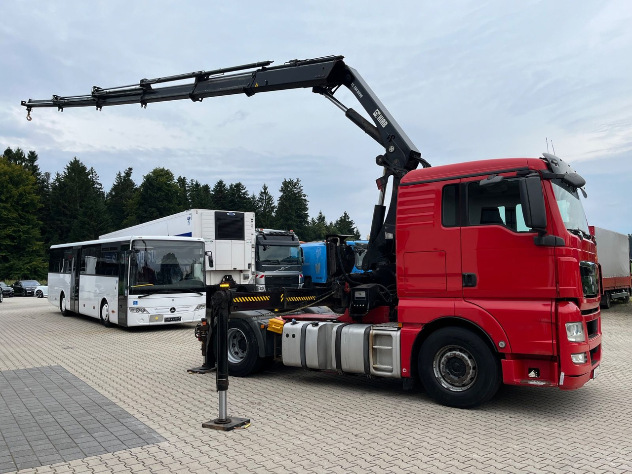 MAN TGX 18.400 mit Kran HIAB 288E P-5 HIPRO - Vilkikas: foto 3 MAN TGX 18.400 mit Kran HIAB 288E P-5 HIPRO - Vilkikas: foto 3