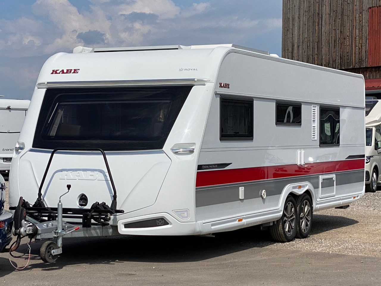 Kabe Royal 740 TDL KS, Voll Ausstattung, Hubstützen - Prikabinamas namelis: foto 3 Kabe Royal 740 TDL KS, Voll Ausstattung, Hubstützen - Prikabinamas namelis: foto 3