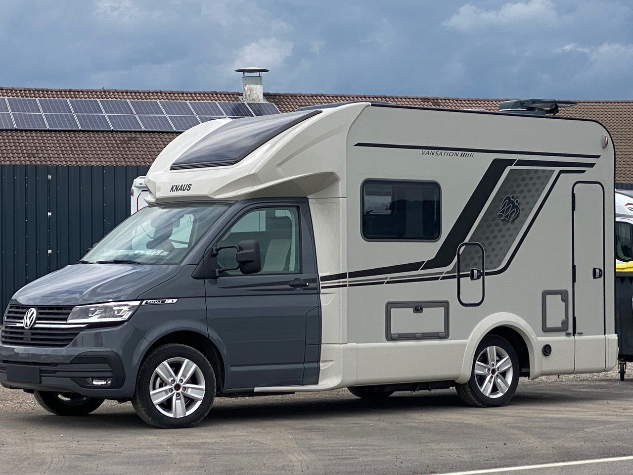 Knaus Tourer Van 500 LT, slide Bett, 4 P. Zulassung - Pusiau integruotas kemperis: foto 2 Knaus Tourer Van 500 LT, slide Bett, 4 P. Zulassung - Pusiau integruotas kemperis: foto 2