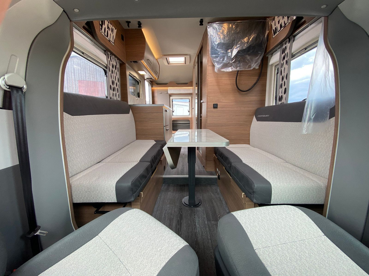 Pusiau integruotas kemperis Knaus Tourer Van 500 LT, slide Bett, 4 P. Zulassung: foto 19
