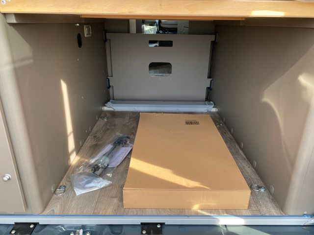 Nauja Mikroautobusas kemperis LMC INNOVAN 600 ,ASD, Aufstelldach,26 Modell,: foto 14 Nauja Mikroautobusas kemperis LMC INNOVAN 600 ,ASD, Aufstelldach,26 Modell,: foto 14