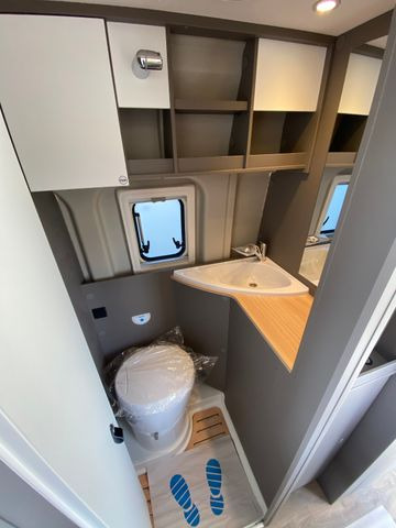 Nauja Mikroautobusas kemperis LMC INNOVAN 600 ,ASD, Aufstelldach,26 Modell,: foto 16 Nauja Mikroautobusas kemperis LMC INNOVAN 600 ,ASD, Aufstelldach,26 Modell,: foto 16