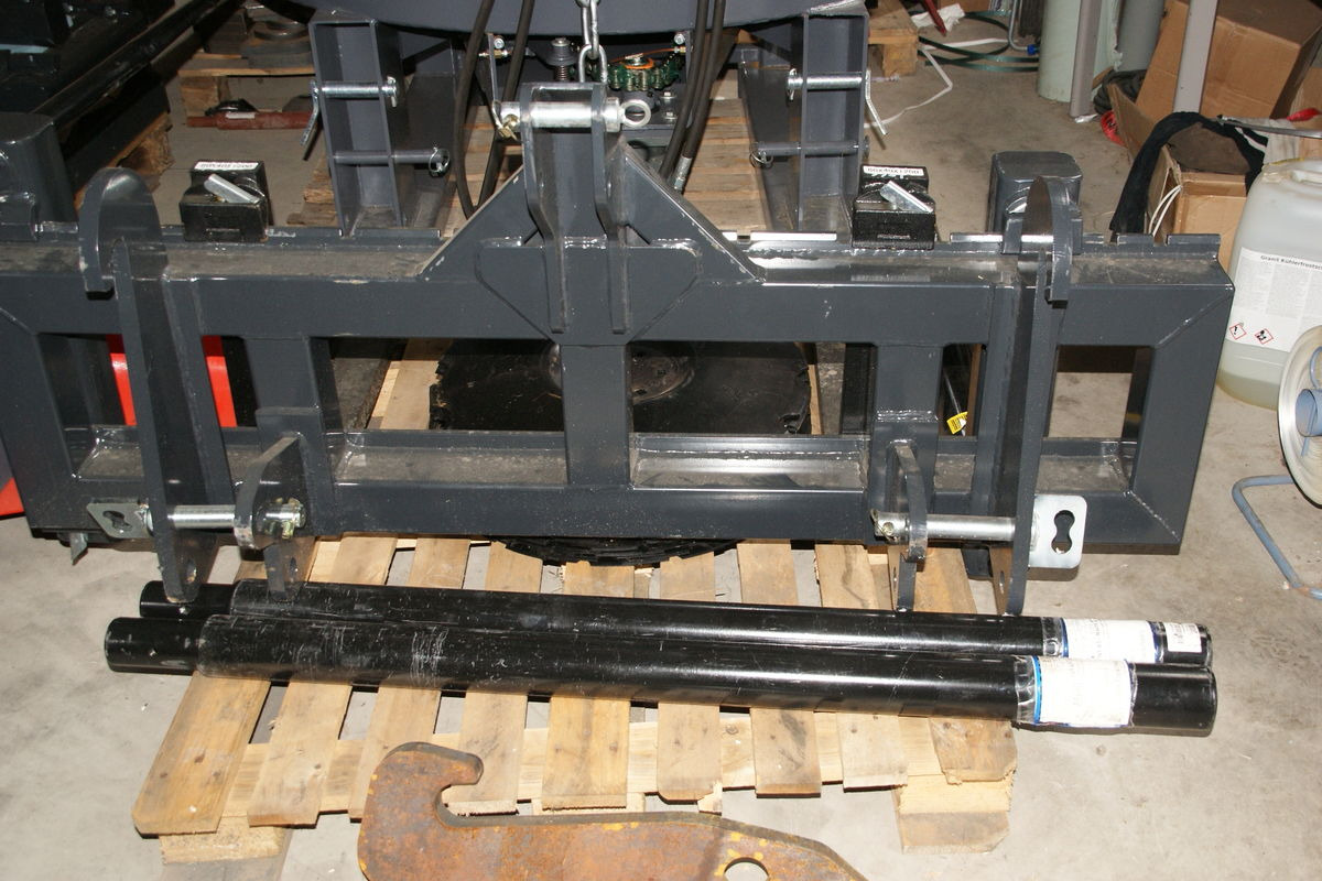 Nauja Šakės - Krovimo technika SAT Palettengabel Euro-Dreipunkt-NEU: foto 1