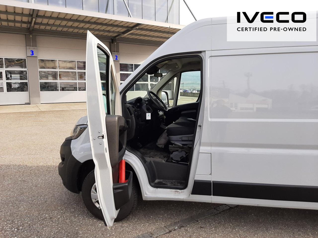 FIAT e-Ducato L2H2 teilverglast (47-kWh) - Krovininis mikroautobusas, Elektrinis furgonas: foto 2 FIAT e-Ducato L2H2 teilverglast (47-kWh) - Krovininis mikroautobusas, Elektrinis furgonas: foto 2
