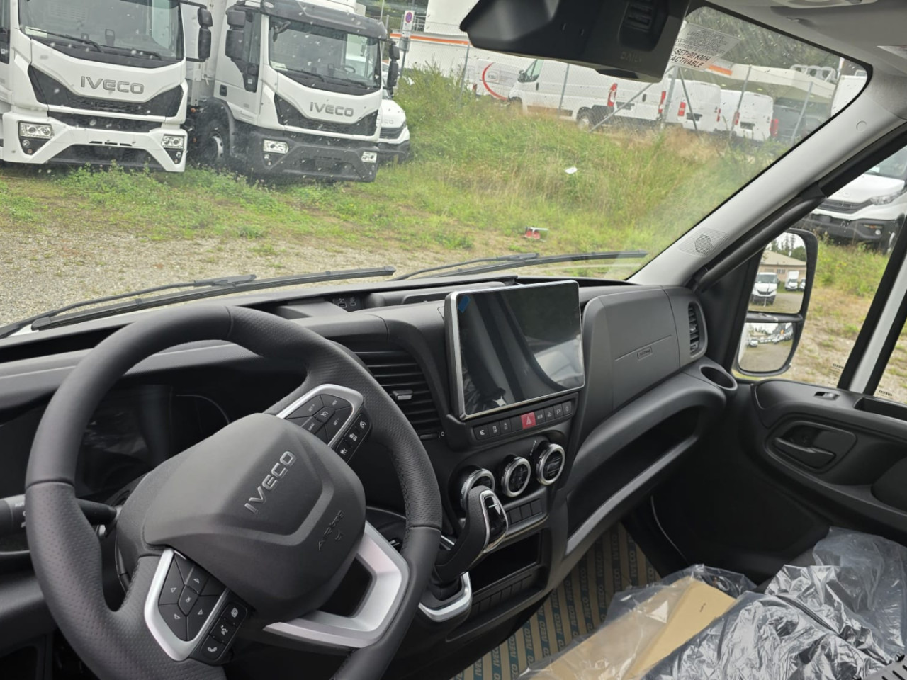IVECO DAILY 35S18HA8 Koffer/Ladebordwand - Važiuoklės sunkvežimis: foto 3 IVECO DAILY 35S18HA8 Koffer/Ladebordwand - Važiuoklės sunkvežimis: foto 3