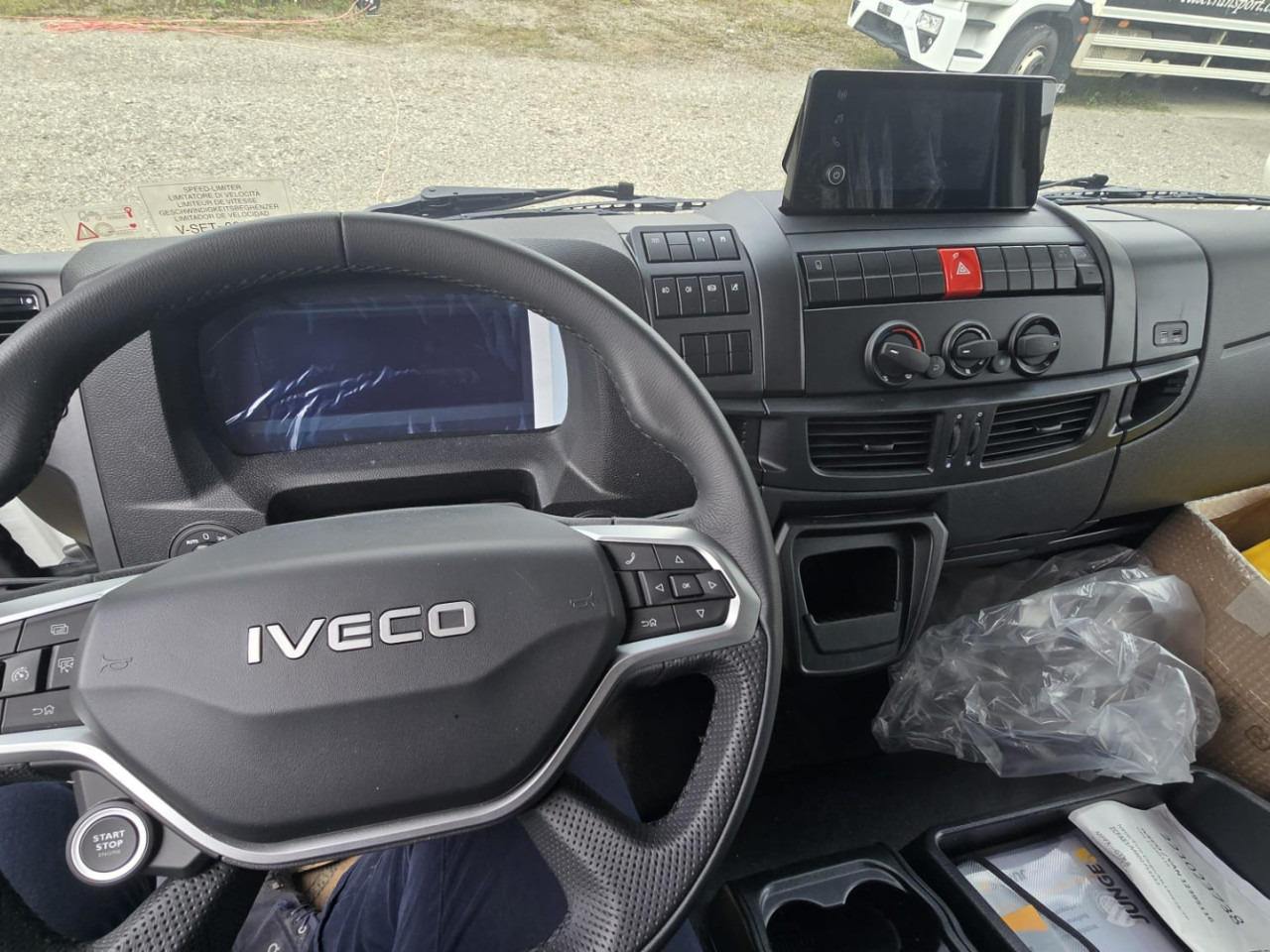 IVECO ML140E28/FP EuroCargo mit Junge Koffer und - Furgonas sunkvežimis: foto 2 IVECO ML140E28/FP EuroCargo mit Junge Koffer und - Furgonas sunkvežimis: foto 2