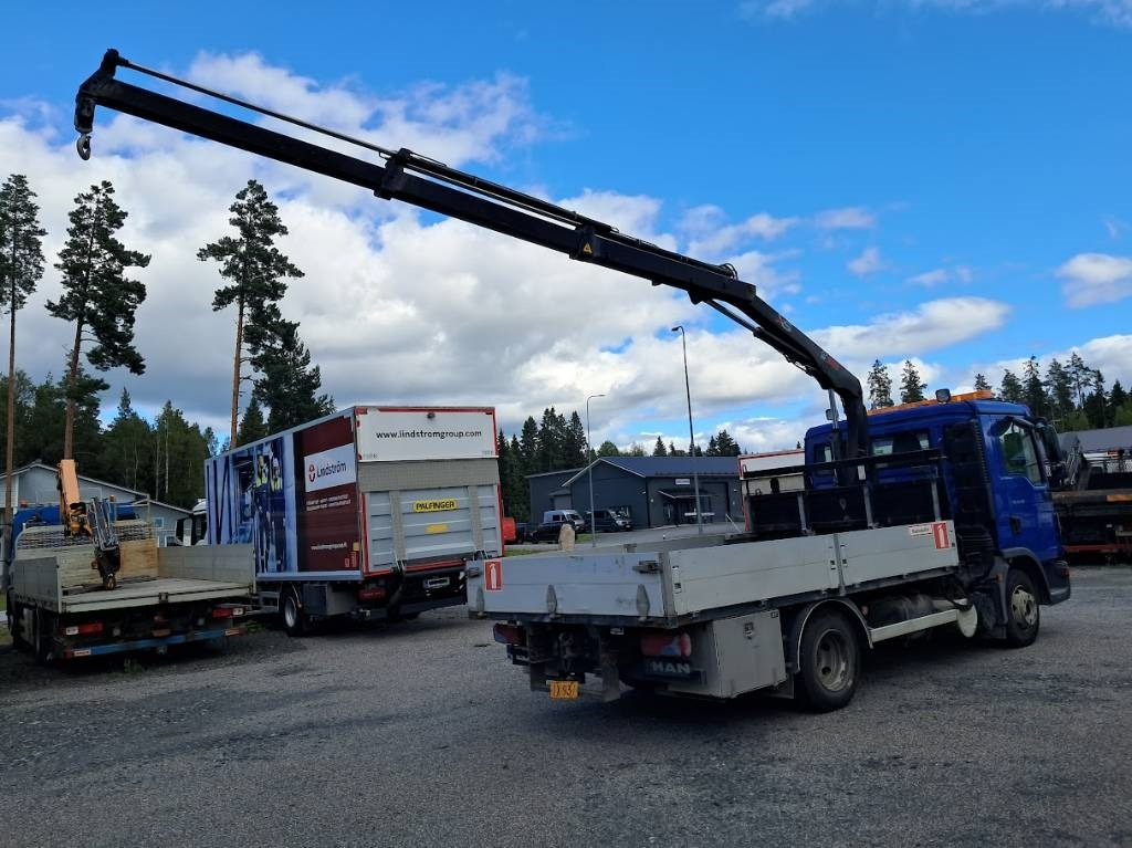 MAN TGL 8.150 Hiab 066-2 10v tarkastettu - Sunkvežimis su kranu: foto 3 MAN TGL 8.150 Hiab 066-2 10v tarkastettu - Sunkvežimis su kranu: foto 3