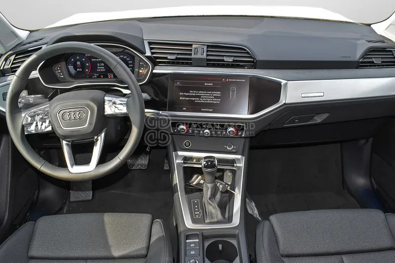 Visureigis Audi Q3  Front Wheel Drive: foto 7