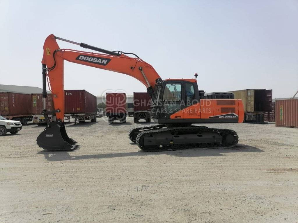 DOOSAN DX225 LCA – CHAIN EXCAVATOR OPERATING WEIGHT 22 TON APPROX. WITH BUCKET 1.08 Cu.M BUCKET ( HEAVY DUTY) MY2022 - Vikšrinis ekskavatorius: foto 1 DOOSAN DX225 LCA – CHAIN EXCAVATOR OPERATING WEIGHT 22 TON APPROX. WITH BUCKET 1.08 Cu.M BUCKET ( HEAVY DUTY) MY2022 - Vikšrinis ekskavatorius: foto 1