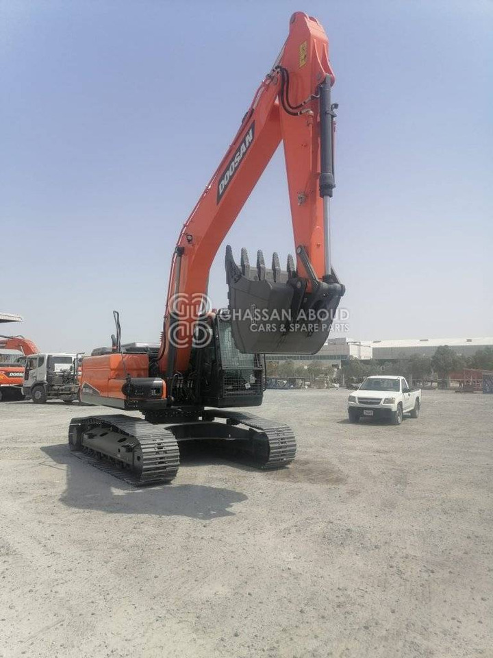 DOOSAN DX225 LCA – CHAIN EXCAVATOR OPERATING WEIGHT 22 TON APPROX. WITH BUCKET 1.08 Cu.M BUCKET ( HEAVY DUTY) MY2022 - Vikšrinis ekskavatorius: foto 3 DOOSAN DX225 LCA – CHAIN EXCAVATOR OPERATING WEIGHT 22 TON APPROX. WITH BUCKET 1.08 Cu.M BUCKET ( HEAVY DUTY) MY2022 - Vikšrinis ekskavatorius: foto 3