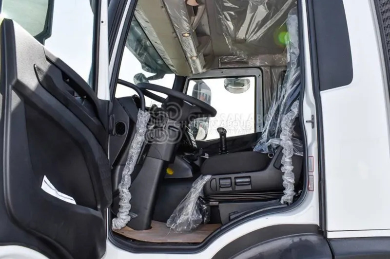 Iveco T-WAY AD380T47H 6x4 R24 Tyres Chassis - Barcelona Stock - Važiuoklės sunkvežimis: foto 4 Iveco T-WAY AD380T47H 6x4 R24 Tyres Chassis - Barcelona Stock - Važiuoklės sunkvežimis: foto 4