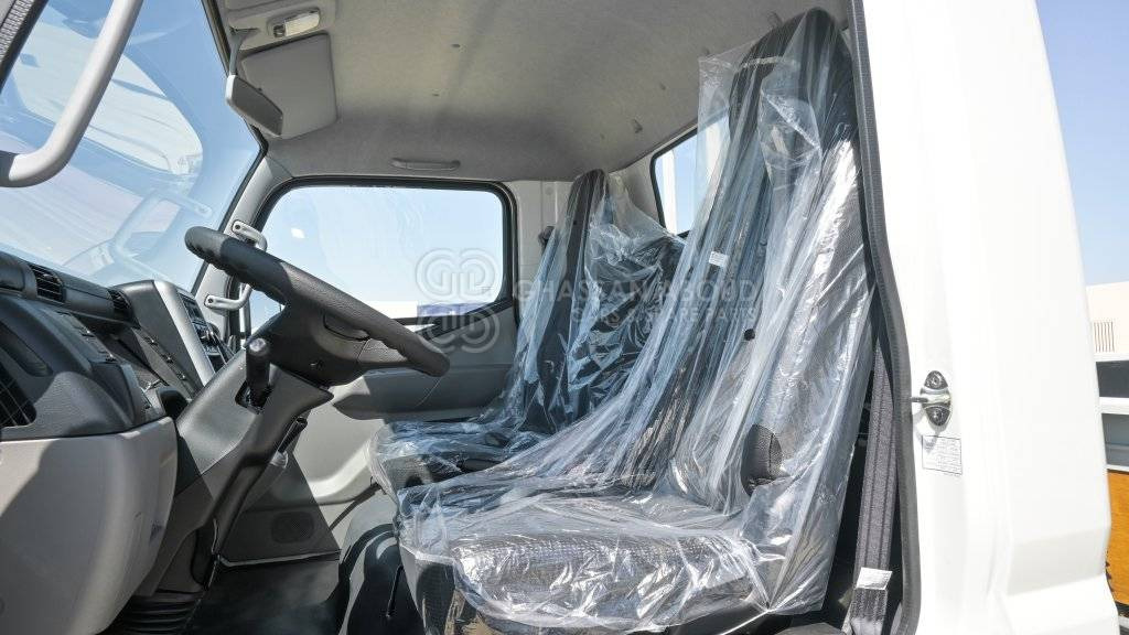MITSUBISHI CANTER CARGO BODY,170L TANK (4×2) 4.2 TON DIESEL MY24 - Platforminis/ Bortinis sunkvežimis: foto 4 MITSUBISHI CANTER CARGO BODY,170L TANK (4×2) 4.2 TON DIESEL MY24 - Platforminis/ Bortinis sunkvežimis: foto 4