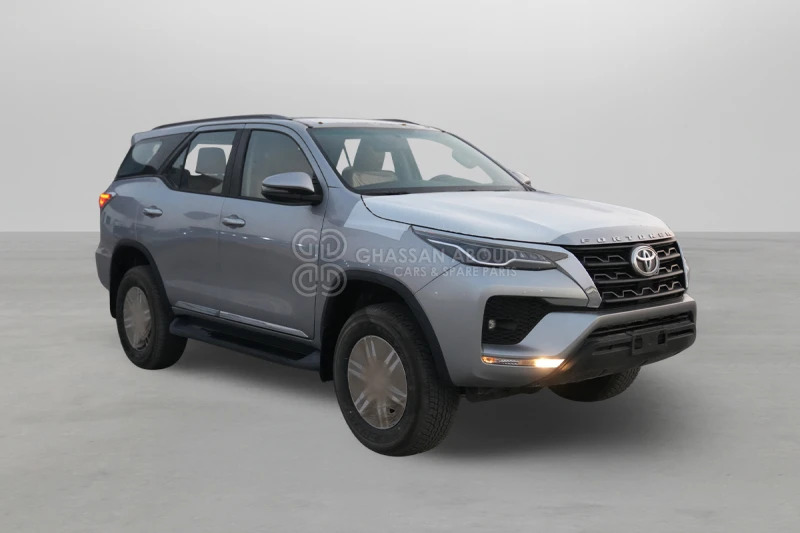Toyota Fortuner 4x4 - Visureigis: foto 1 Toyota Fortuner 4x4 - Visureigis: foto 1