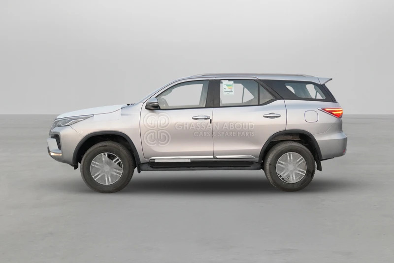 Toyota Fortuner 4x4 - Visureigis: foto 3 Toyota Fortuner 4x4 - Visureigis: foto 3