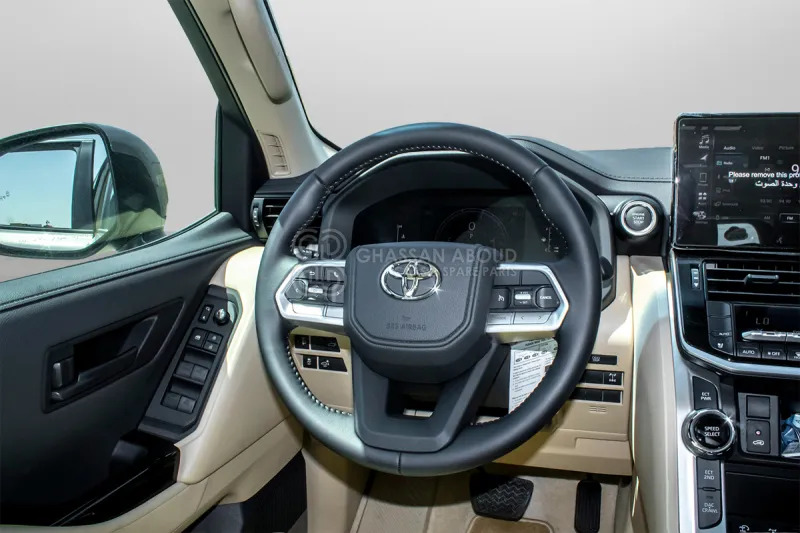 Toyota Land Cruiser 300 - Visureigis: foto 5 Toyota Land Cruiser 300 - Visureigis: foto 5