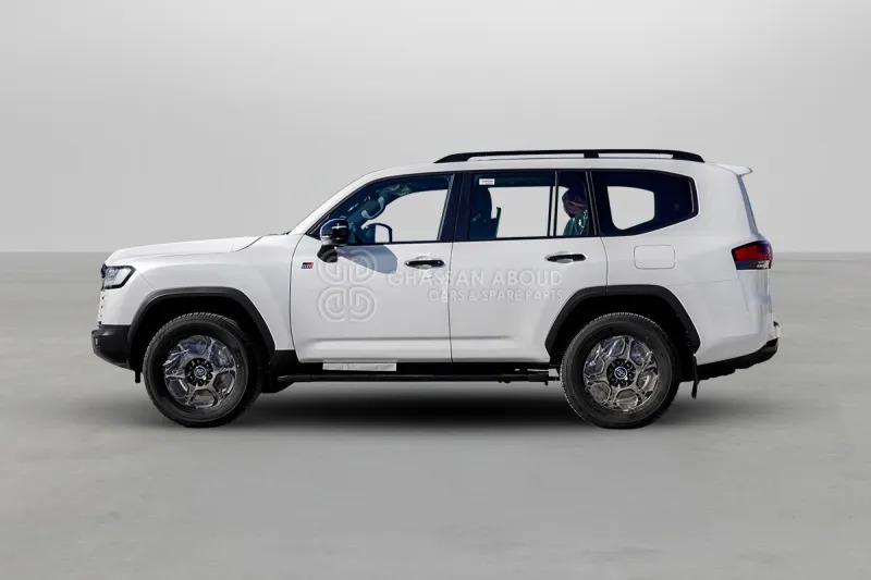 Toyota Land Cruiser 300 - Visureigis: foto 3 Toyota Land Cruiser 300 - Visureigis: foto 3