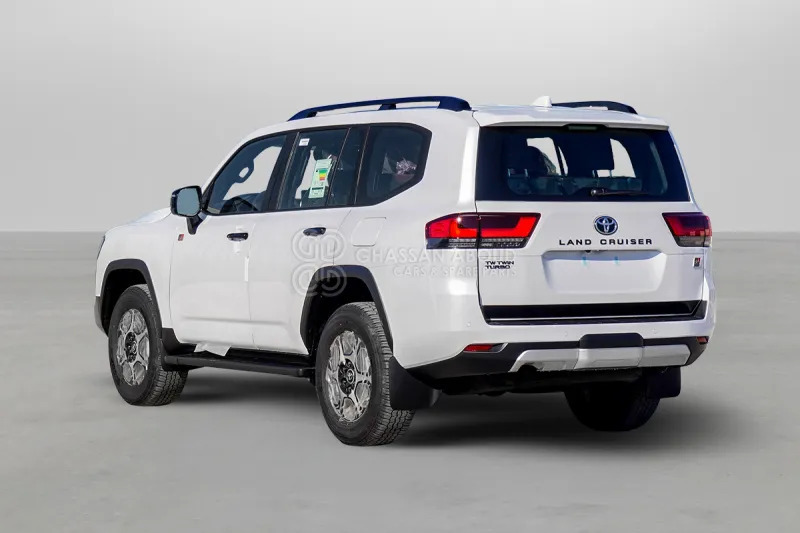 Toyota Land Cruiser 300 - Visureigis: foto 4 Toyota Land Cruiser 300 - Visureigis: foto 4