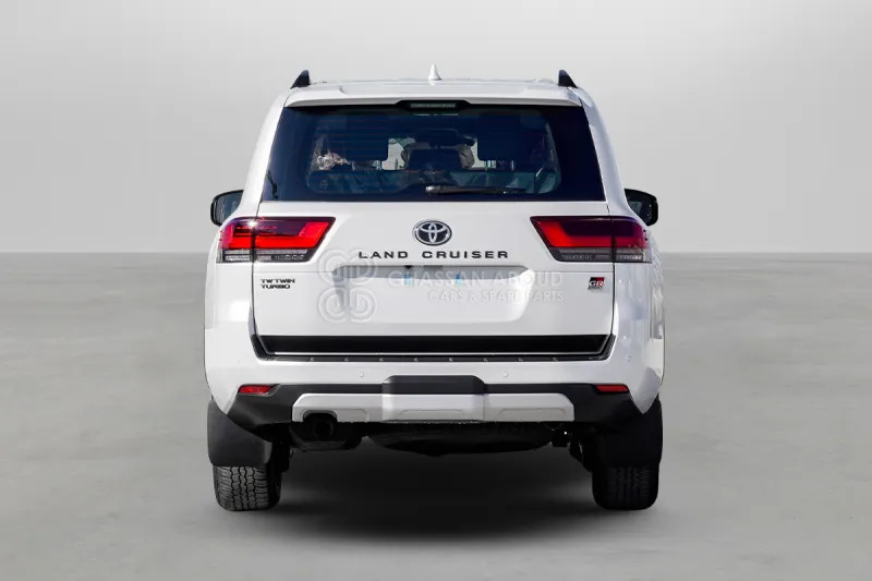 Toyota Land Cruiser 300 - Visureigis: foto 5 Toyota Land Cruiser 300 - Visureigis: foto 5