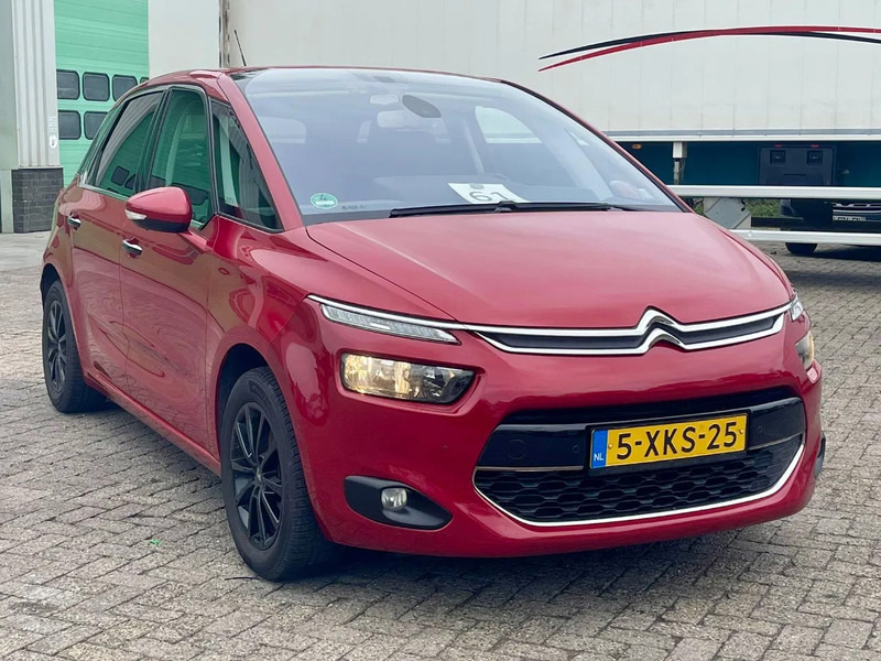 Citroën C4 Picasso REAR VIEW CAMERA, BLIND SPOT SENSOR, AUTO PARKING, FRONT & REAR PARKTRONIC, - Hečbekas: foto 3 Citroën C4 Picasso REAR VIEW CAMERA, BLIND SPOT SENSOR, AUTO PARKING, FRONT & REAR PARKTRONIC, - Hečbekas: foto 3