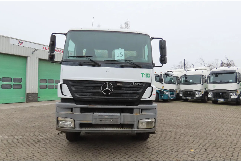 Mercedes-Benz Axor 4140 236540 KM ! BIG AXELS, Manual gearbox, FULL SPRING! 8х4 - Betonvežis: foto 4 Mercedes-Benz Axor 4140 236540 KM ! BIG AXELS, Manual gearbox, FULL SPRING! 8х4 - Betonvežis: foto 4
