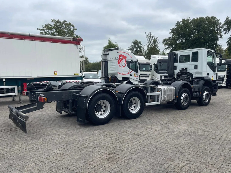 Iveco Trakker 410 PTO, RETARDER, 8x4 , 442000 km! - Vilkikas: foto 5 Iveco Trakker 410 PTO, RETARDER, 8x4 , 442000 km! - Vilkikas: foto 5
