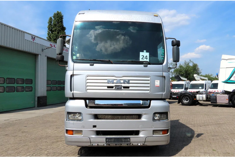 MAN TGA 18.460 Manual diesel pomp! ROYAL TRUCK! - Vilkikas: foto 3 MAN TGA 18.460 Manual diesel pomp! ROYAL TRUCK! - Vilkikas: foto 3