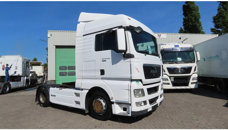 MAN TGX 18.440 Euro 5, Retarder, 2 tanks!! - Vilkikas: foto 1 MAN TGX 18.440 Euro 5, Retarder, 2 tanks!! - Vilkikas: foto 1