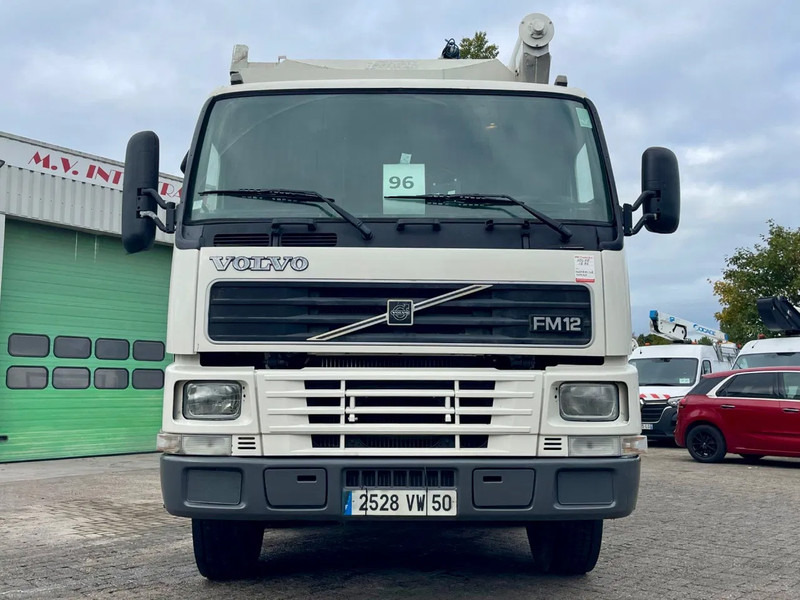 Volvo FM 12.380 8X4 SILO AUGER / AIR GREAT CONDITION / fully serviced! - Autocisterna: foto 3 Volvo FM 12.380 8X4 SILO AUGER / AIR GREAT CONDITION / fully serviced! - Autocisterna: foto 3