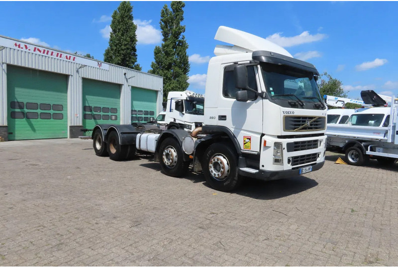Volvo FM 12.380 8x4 FULL SPRING. 100% condition! - Važiuoklės sunkvežimis: foto 4 Volvo FM 12.380 8x4 FULL SPRING. 100% condition! - Važiuoklės sunkvežimis: foto 4