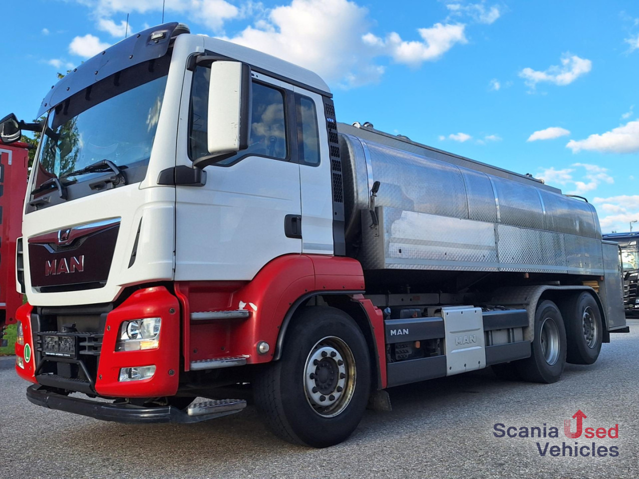 MAN TGS 26.460 6X2*4 Michsammelwagen!! - Autocisterna: foto 1 MAN TGS 26.460 6X2*4 Michsammelwagen!! - Autocisterna: foto 1