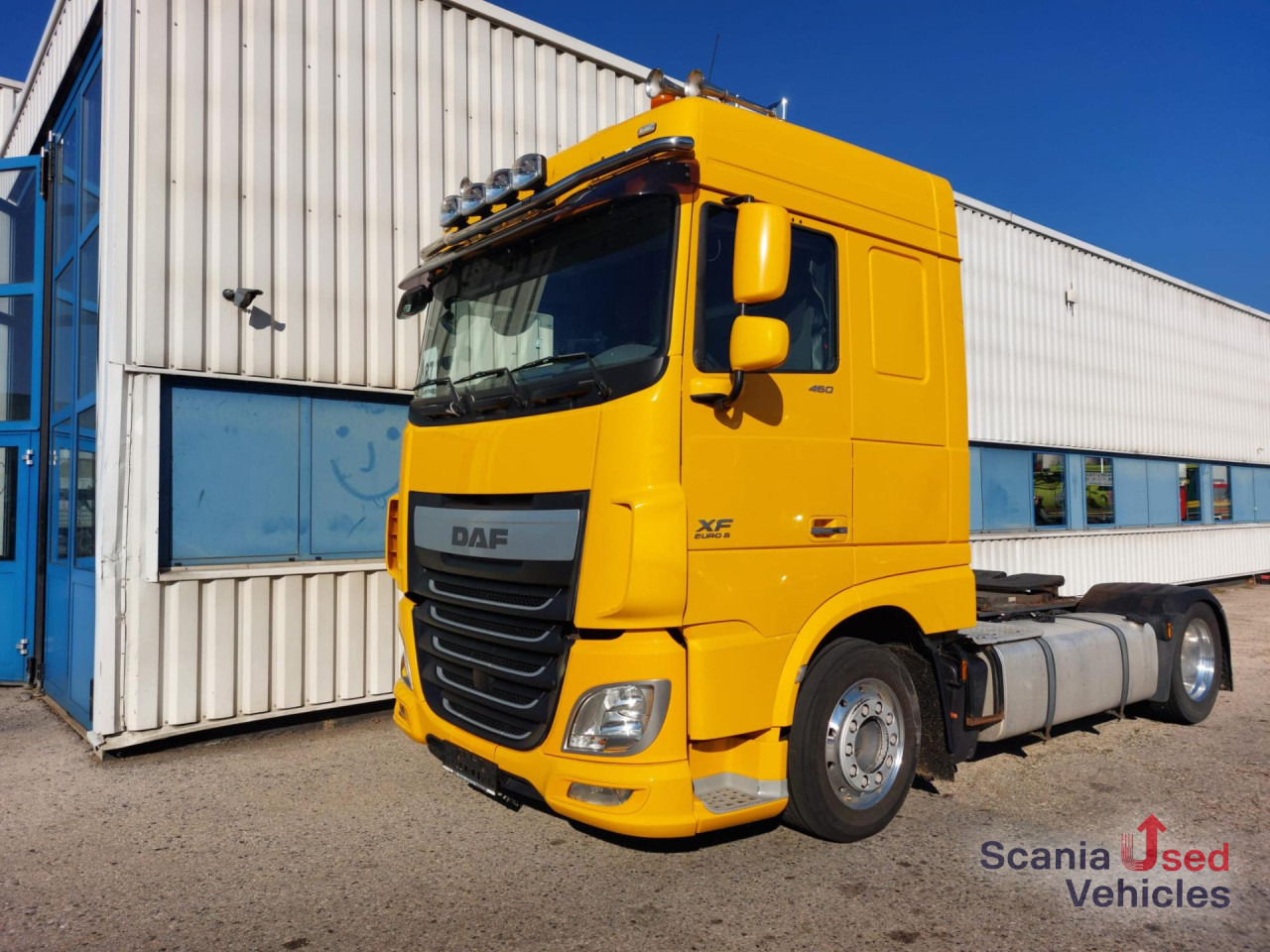 DAF XF 460 FT Space Cab Low deck - Vilkikas: foto 1 DAF XF 460 FT Space Cab Low deck - Vilkikas: foto 1