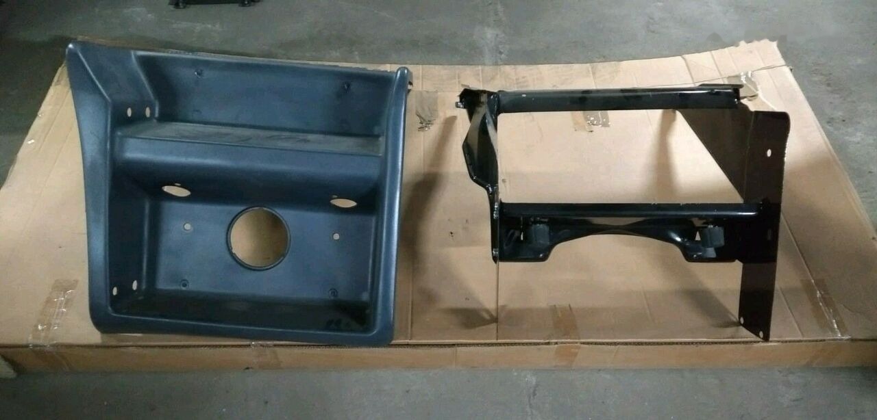 Scania COVER REPAIR KIT STEPS+SIDE BRACKETS+PLASTIC COVER Scania R, CR/CP - Akumuliatorius - Sunkvežimis: foto 4 Scania COVER REPAIR KIT STEPS+SIDE BRACKETS+PLASTIC COVER Scania R, CR/CP - Akumuliatorius - Sunkvežimis: foto 4