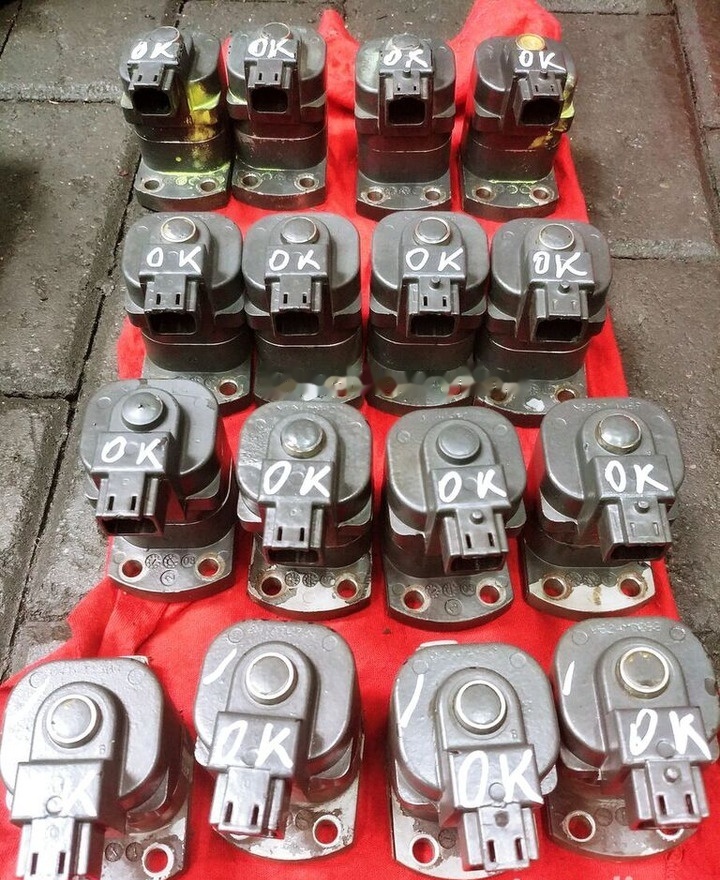 Scania GENUINE FUEL SOLENOID 1724538 1784240 Scania HPI - Vožtuvas - Sunkvežimis: foto 1 Scania GENUINE FUEL SOLENOID 1724538 1784240 Scania HPI - Vožtuvas - Sunkvežimis: foto 1