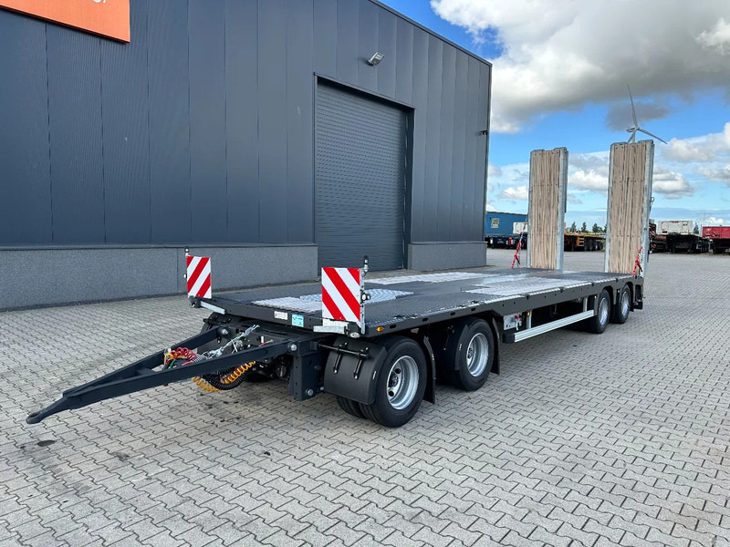 Faymonville MAX600-S-4-8.90-U, 4 axles (2 + 2), hydraulic ramps, loading-floor 8.90cm, NEW!! - Autovežis priekaba: foto 1 Faymonville MAX600-S-4-8.90-U, 4 axles (2 + 2), hydraulic ramps, loading-floor 8.90cm, NEW!! - Autovežis priekaba: foto 1