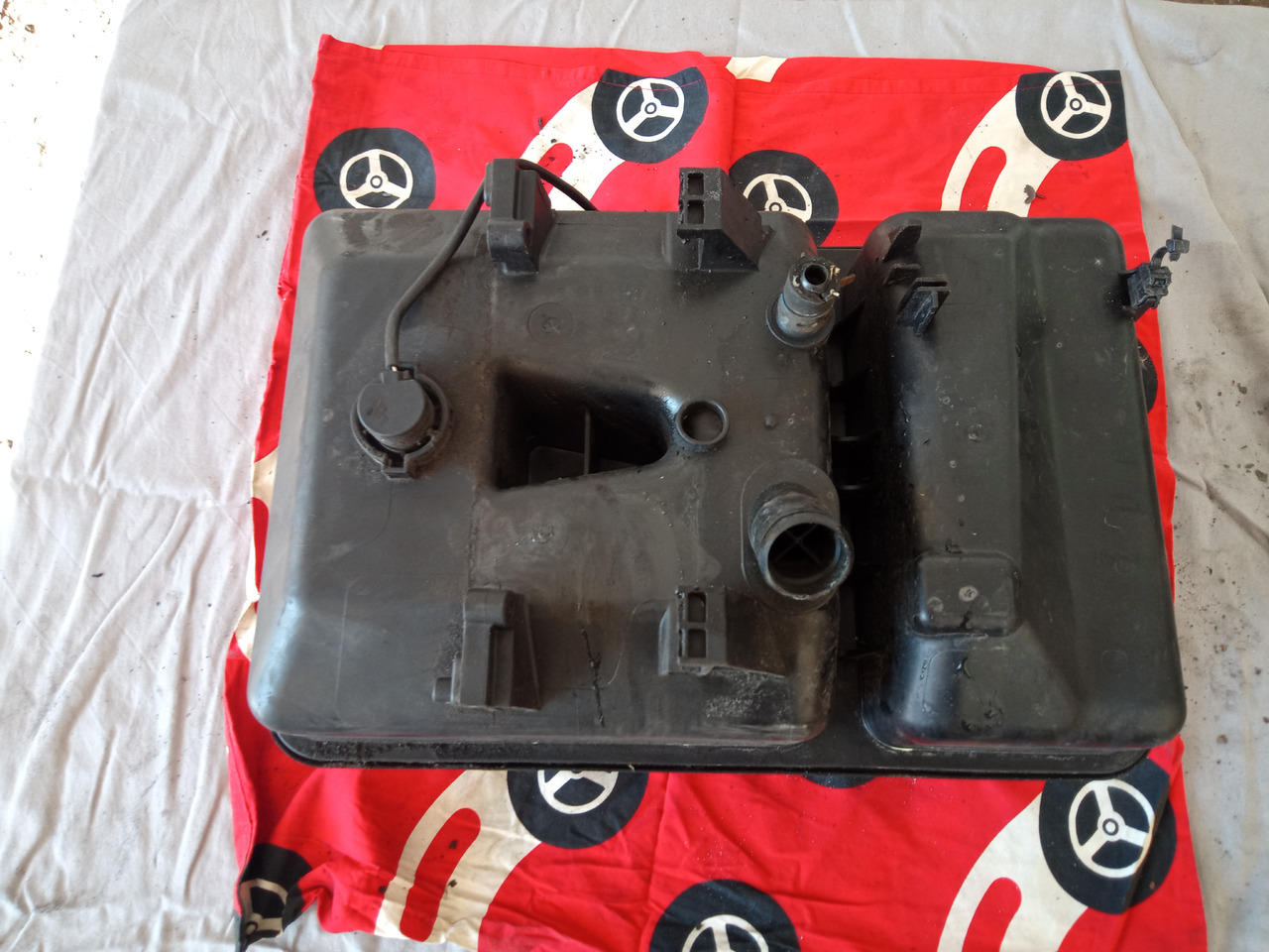 DAF XF106 - Išsiplėtimo bakelis: foto 1 DAF XF106 - Išsiplėtimo bakelis: foto 1