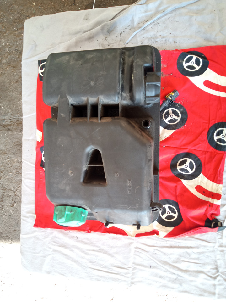 DAF XF106 - Išsiplėtimo bakelis: foto 4 DAF XF106 - Išsiplėtimo bakelis: foto 4