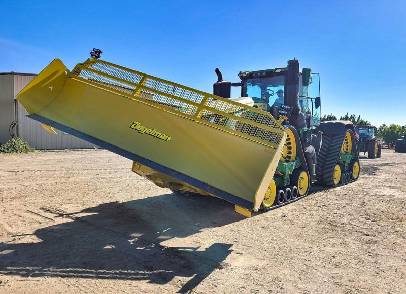 Degelman Dozer Blade 7900 zum John Deere 9RX 710, 9RX 770, 9RX 830 - Verstuvas: foto 1 Degelman Dozer Blade 7900 zum John Deere 9RX 710, 9RX 770, 9RX 830 - Verstuvas: foto 1