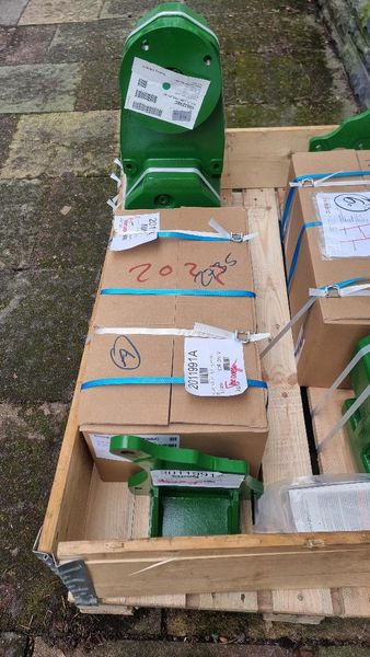 Zuidberg Frontzapfwelle zum John Deere 7R - Hidraulinis variklis - Žemės ūkio technika: foto 3 Zuidberg Frontzapfwelle zum John Deere 7R - Hidraulinis variklis - Žemės ūkio technika: foto 3