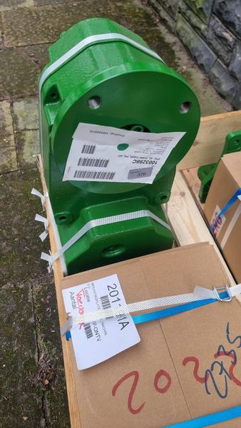 Zuidberg Frontzapfwelle zum John Deere 7R - Hidraulinis variklis - Žemės ūkio technika: foto 5 Zuidberg Frontzapfwelle zum John Deere 7R - Hidraulinis variklis - Žemės ūkio technika: foto 5