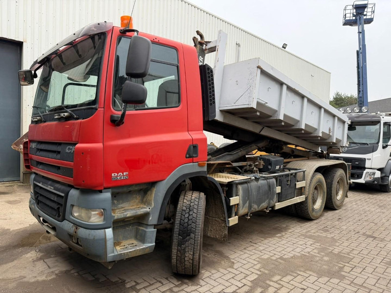 DAF CF 85.410 6x4 HOOKLIFT HIAB MULTILIFT - MANUAL ZF - EURO 4 - STEEL SPRING / BLATT / LAMES - BIG AXLES / HUB REDUCTION - BE TRUCK - Hook-lift sunkvežimis: foto 3 DAF CF 85.410 6x4 HOOKLIFT HIAB MULTILIFT - MANUAL ZF - EURO 4 - STEEL SPRING / BLATT / LAMES - BIG AXLES / HUB REDUCTION - BE TRUCK - Hook-lift sunkvežimis: foto 3