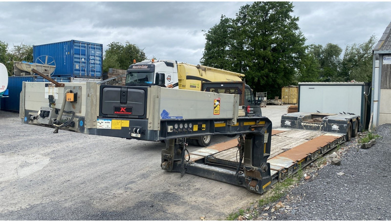 Kässbohrer LB2 48T - LOWBED - TIEFBETT / REMOVABLE NECK - ABNEHMBARE SCHWANENHALS - HYDR STEERING AXLES / LENKACHSEN - BPW - Žemo profilio platforma puspriekabė: foto 1 Kässbohrer LB2 48T - LOWBED - TIEFBETT / REMOVABLE NECK - ABNEHMBARE SCHWANENHALS - HYDR STEERING AXLES / LENKACHSEN - BPW - Žemo profilio platforma puspriekabė: foto 1