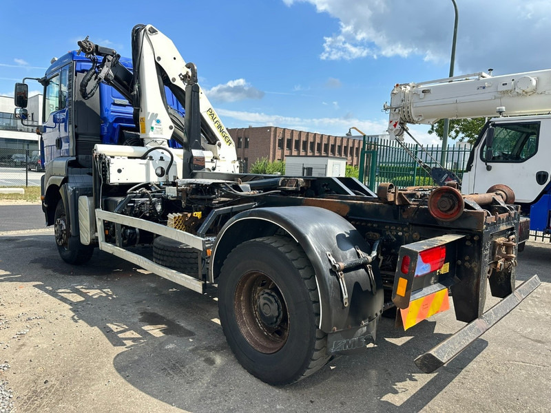 MAN TGA 18.310 4x4 HOOKLIFT + CRANE PALFINGER PK12000 - RADIO - ROTATOR - STEEL SPRING / HUB REDUCTION - MANUAL ZF - BE TRUCK - Hook-lift sunkvežimis, Sunkvežimis su kranu: foto 5 MAN TGA 18.310 4x4 HOOKLIFT + CRANE PALFINGER PK12000 - RADIO - ROTATOR - STEEL SPRING / HUB REDUCTION - MANUAL ZF - BE TRUCK - Hook-lift sunkvežimis, Sunkvežimis su kranu: foto 5