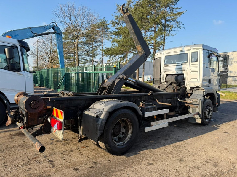MAN TGA 18.350 4x2 19T HOOKLIFT / ABROLLKIPPER / GANCHO / AMPLIROL - EURO 3 - AS TRONIC AUTOMATIC - Hook-lift sunkvežimis: foto 5 MAN TGA 18.350 4x2 19T HOOKLIFT / ABROLLKIPPER / GANCHO / AMPLIROL - EURO 3 - AS TRONIC AUTOMATIC - Hook-lift sunkvežimis: foto 5