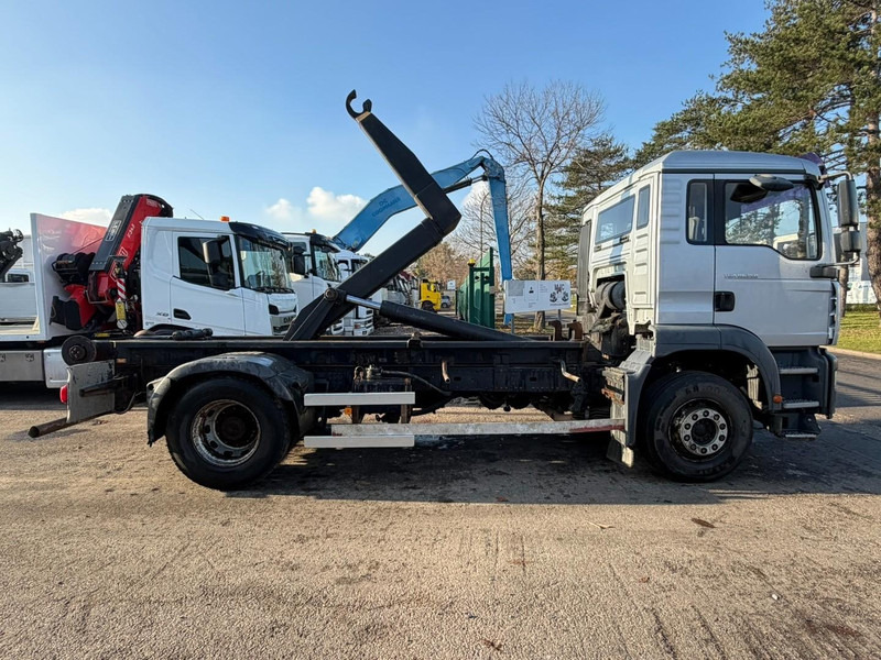 MAN TGA 18.350 4x2 19T HOOKLIFT / ABROLLKIPPER / GANCHO / AMPLIROL - EURO 3 - AS TRONIC AUTOMATIC - Hook-lift sunkvežimis: foto 4 MAN TGA 18.350 4x2 19T HOOKLIFT / ABROLLKIPPER / GANCHO / AMPLIROL - EURO 3 - AS TRONIC AUTOMATIC - Hook-lift sunkvežimis: foto 4