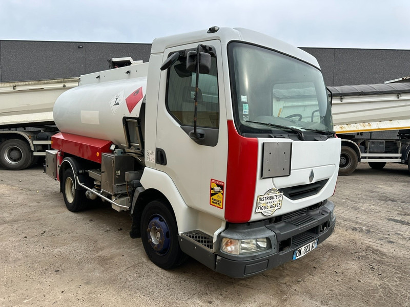 Renault MIDLUM 150 FUEL TANKER / CITERNE MAZOUT - 6500L - 3 COMPARTIMENTS - *ENGINE PROBLEM* - Autocisterna: foto 2 Renault MIDLUM 150 FUEL TANKER / CITERNE MAZOUT - 6500L - 3 COMPARTIMENTS - *ENGINE PROBLEM* - Autocisterna: foto 2