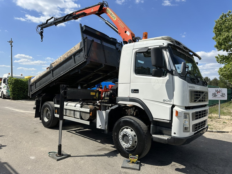 Volvo FM 300 4x4 TIPPER + CRANE PALFINGER PK 12000 - *339.000km* - MANUAL - STEEL SPRING / BIG AXLES - EURO 3 - TÜV 15/10/2025 - Savivartis sunkvežimis, Sunkvežimis su kranu: foto 1 Volvo FM 300 4x4 TIPPER + CRANE PALFINGER PK 12000 - *339.000km* - MANUAL - STEEL SPRING / BIG AXLES - EURO 3 - TÜV 15/10/2025 - Savivartis sunkvežimis, Sunkvežimis su kranu: foto 1