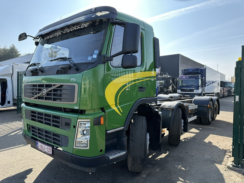 Volvo FM 340 8x2 CHASSIS (7m35) - LIFT+STEERING AXLE - MANUAL GEARBOX - EURO 3 - TÜV 05/2025 - BE TRUCK - Važiuoklės sunkvežimis: foto 4 Volvo FM 340 8x2 CHASSIS (7m35) - LIFT+STEERING AXLE - MANUAL GEARBOX - EURO 3 - TÜV 05/2025 - BE TRUCK - Važiuoklės sunkvežimis: foto 4