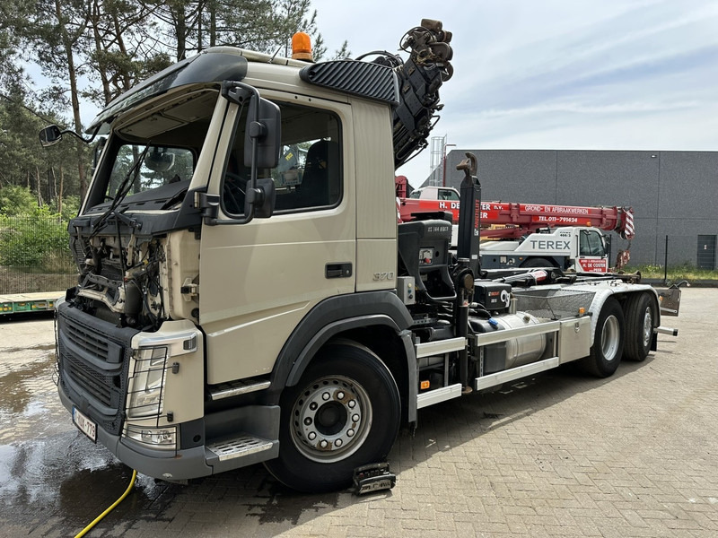 Volvo FM 370 6x2 HOOKLIFT 21T + CRANE HIAB 144 E-4 HIDUO - ENGINE / GEARBOX OK - CHASSIS OK - RUNNING + DRIVING - BE TRUCK - Hook-lift sunkvežimis, Sunkvežimis su kranu: foto 4 Volvo FM 370 6x2 HOOKLIFT 21T + CRANE HIAB 144 E-4 HIDUO - ENGINE / GEARBOX OK - CHASSIS OK - RUNNING + DRIVING - BE TRUCK - Hook-lift sunkvežimis, Sunkvežimis su kranu: foto 4